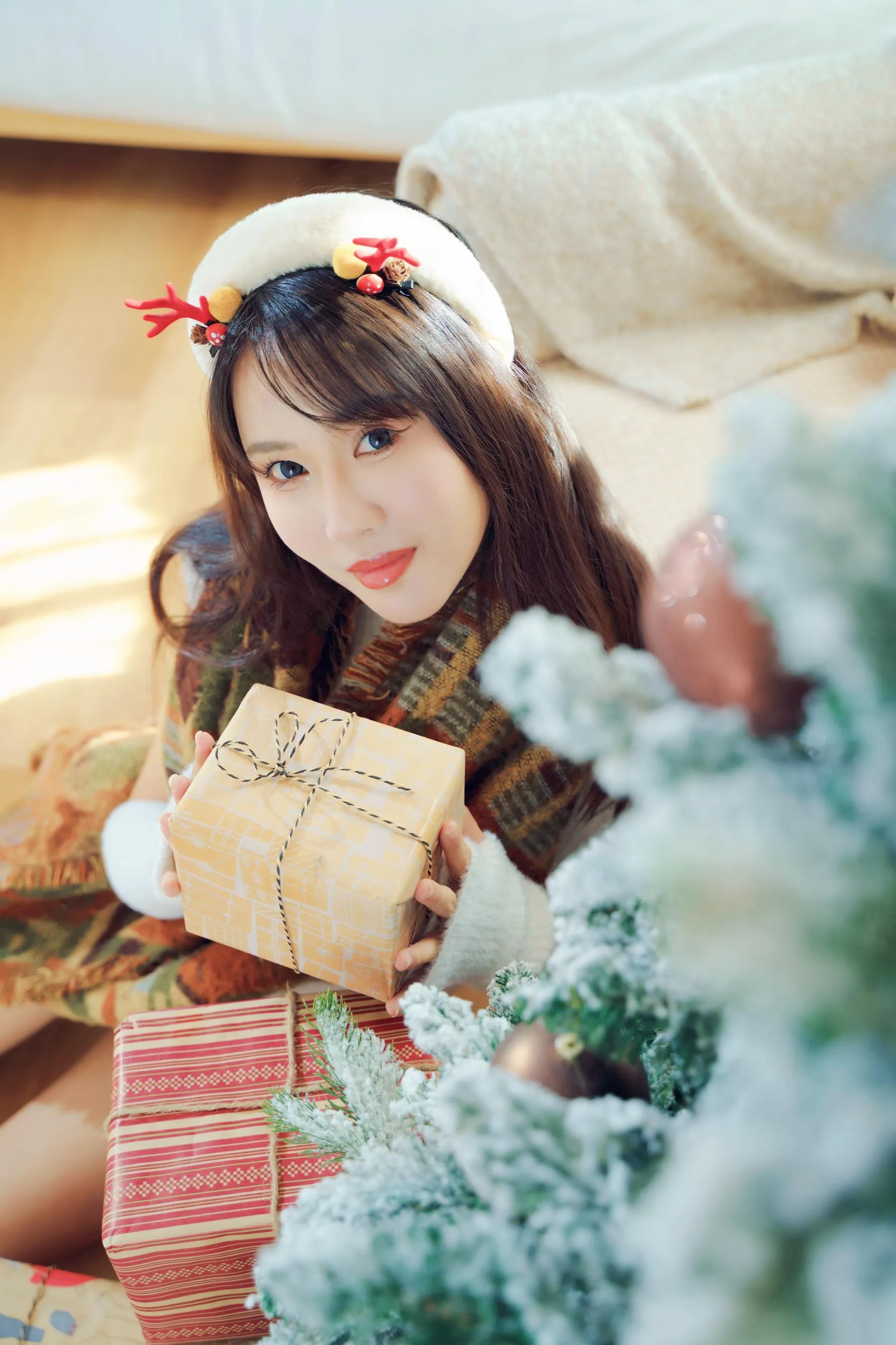[YITUYU艺图语]2021.12.21 圣诞少女 lin [42P]插图2